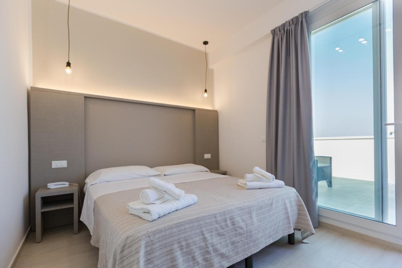 Hotel Altamarea Misano Adriatico Esterno foto