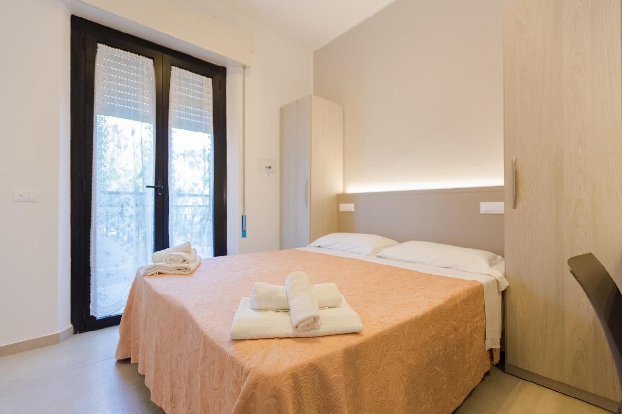 Hotel Altamarea Misano Adriatico Esterno foto