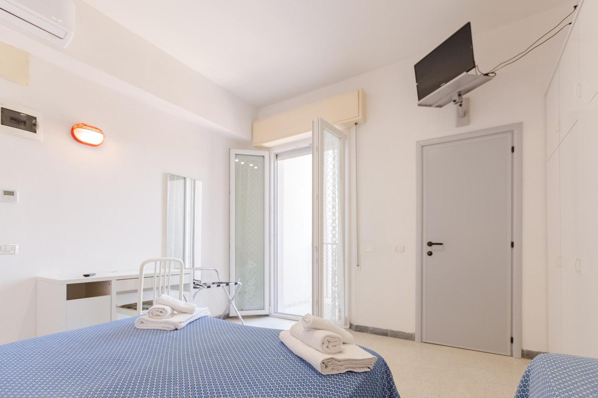 Hotel Altamarea Misano Adriatico Esterno foto