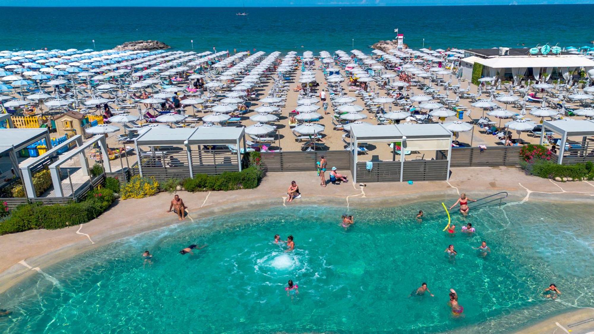 Hotel Altamarea Misano Adriatico Esterno foto