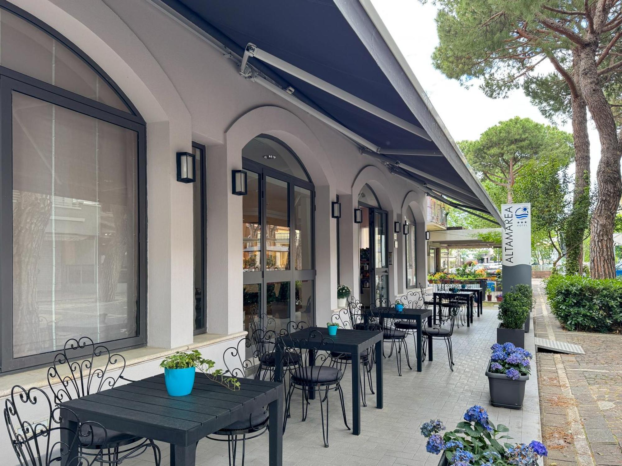 Hotel Altamarea Misano Adriatico Esterno foto
